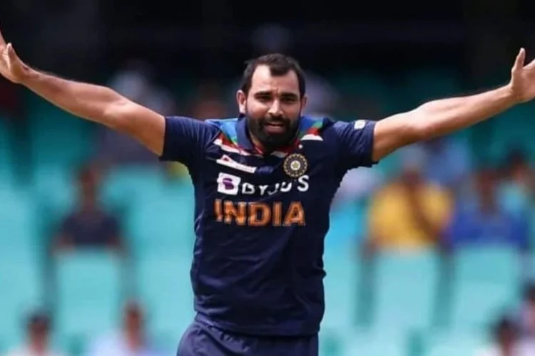 मोहम्मद शमी के चोटिल होने के बाद इन 3 गेंदबाजों को मिल सकता है बांग्लादेश के खिलाफ पहले वनडे में मौका
